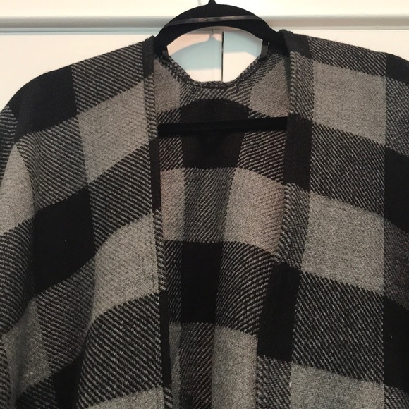 Abercrombie & Fitch Poncho - Picture 2 of 3